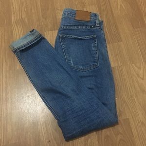 Lucky Brand Bridgette skinny distressed in sz 26